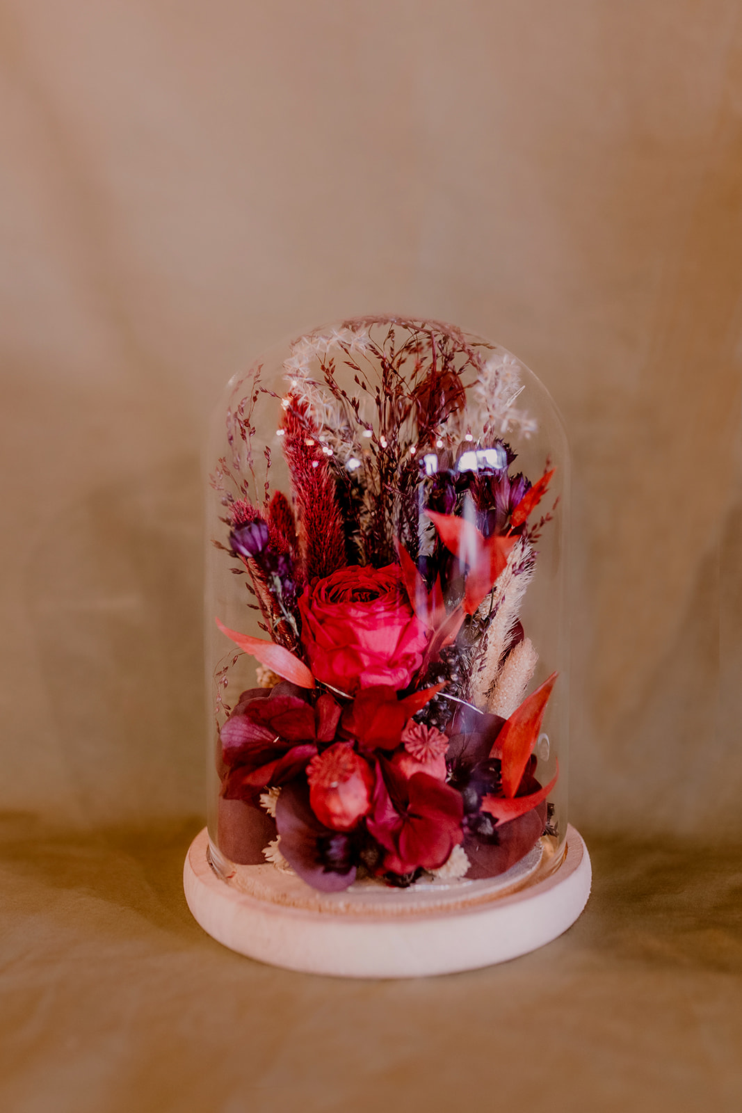 décoration florale spéciale saint valentin cloche en verre